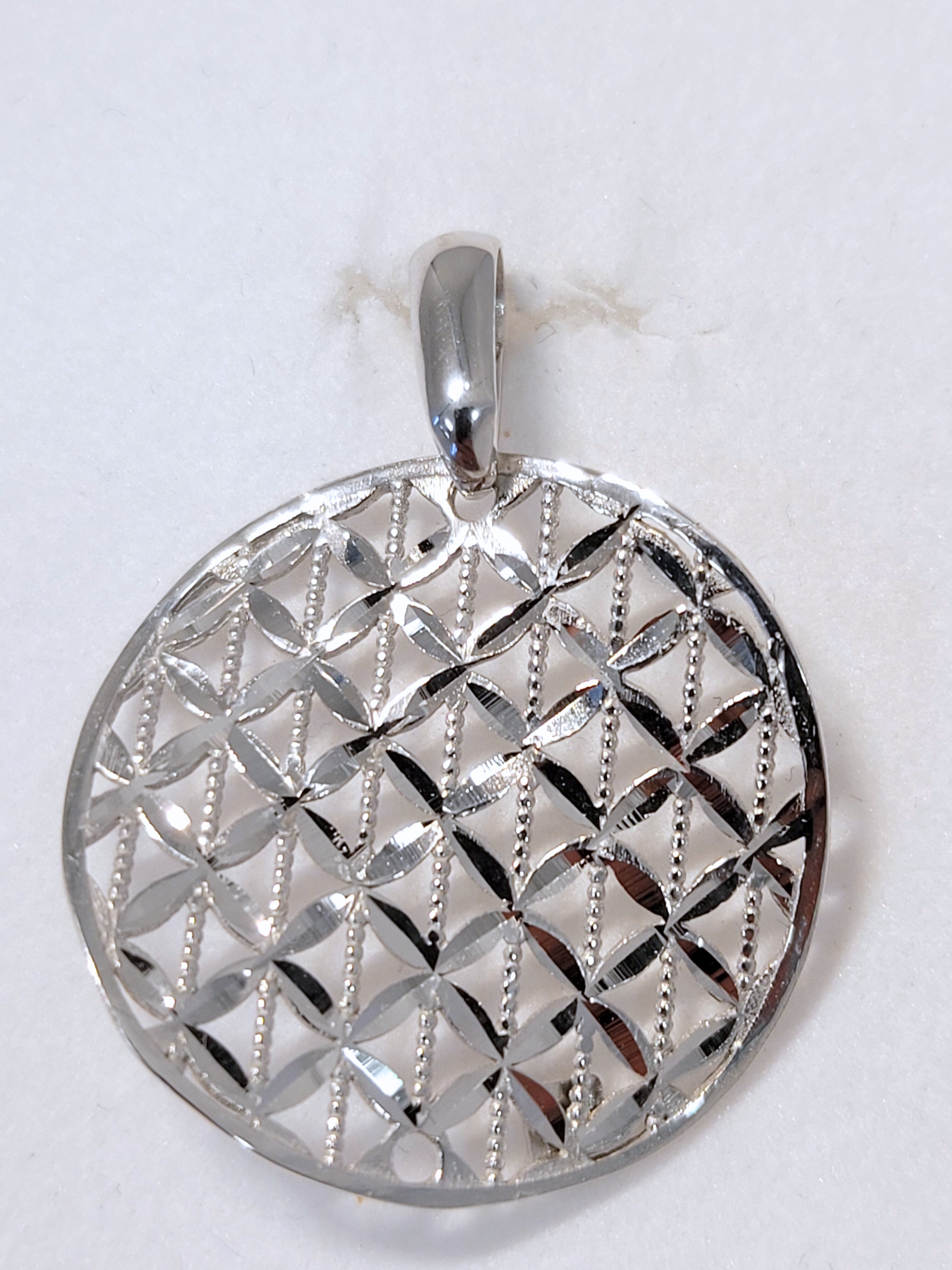 Pendentif en or blanc 18ct fleurs de vie 361-102
