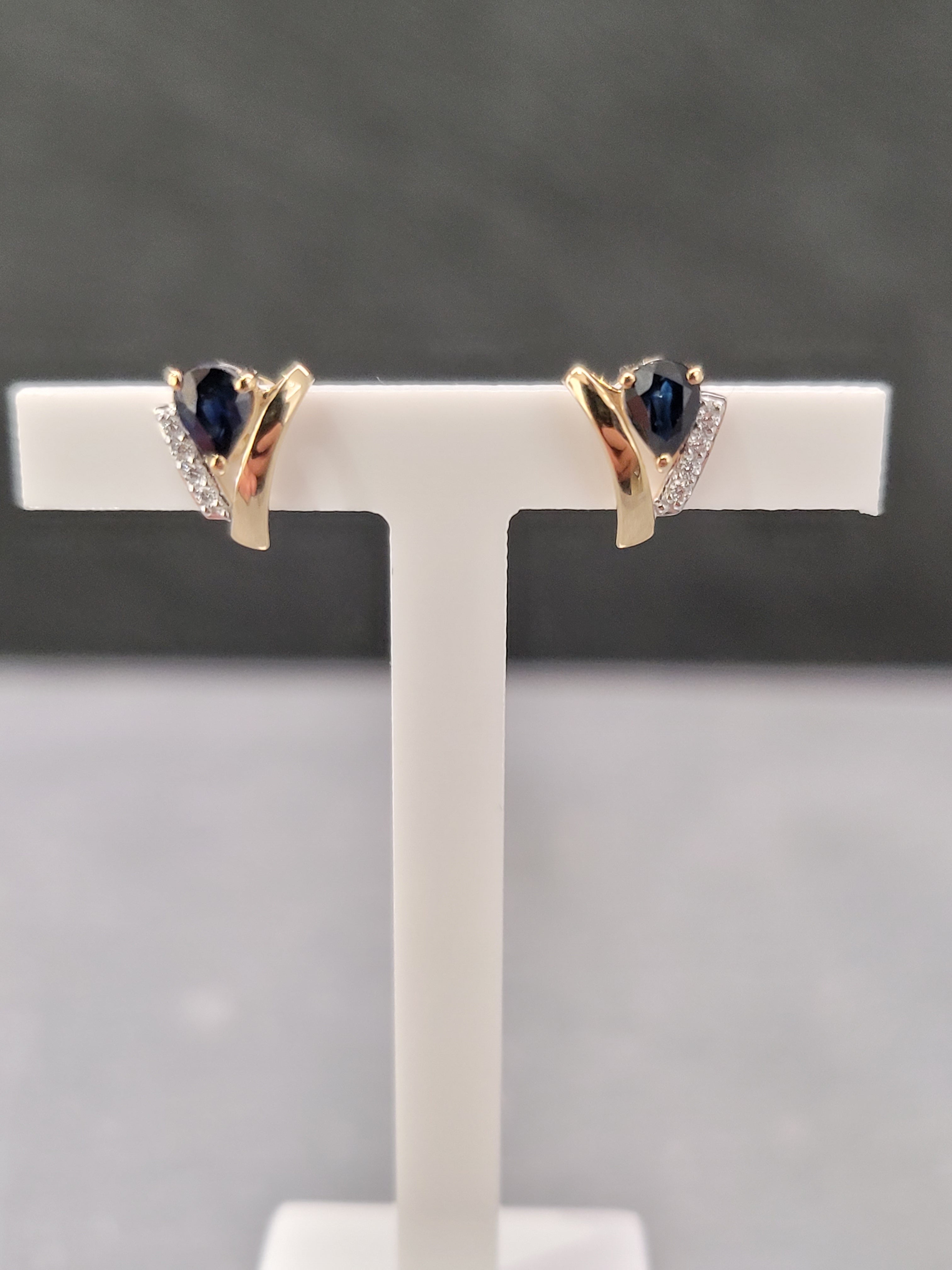 Boucles d'oreilles bicolores en or 9ct avec saphir et zirconiums 484-146