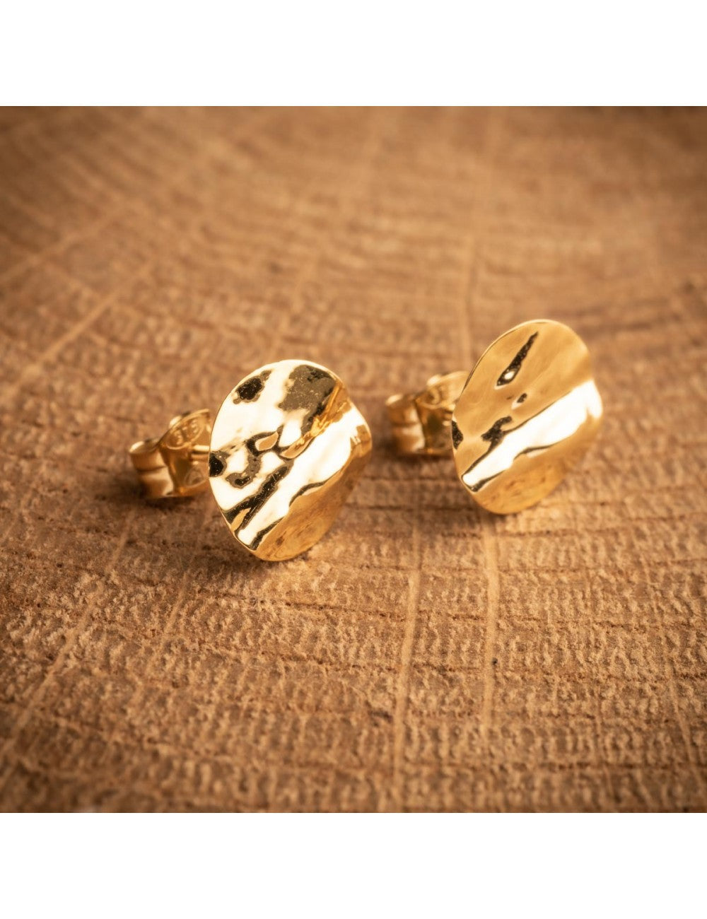 Boucles pastilles froissées en or jaune 9ct (petit modèle) 484-152
