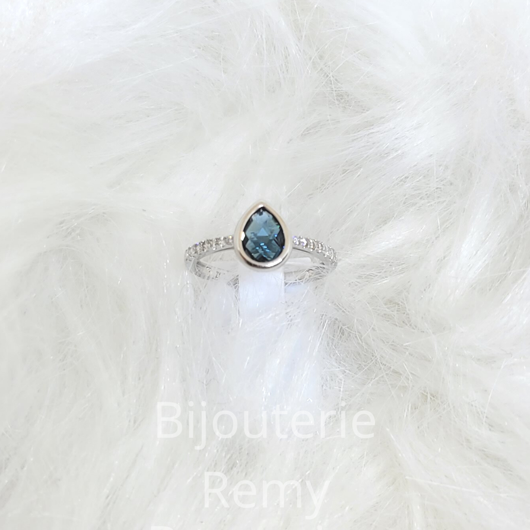 Bague poire en Or Blanc 18CT Topaze London et diamants 307-89