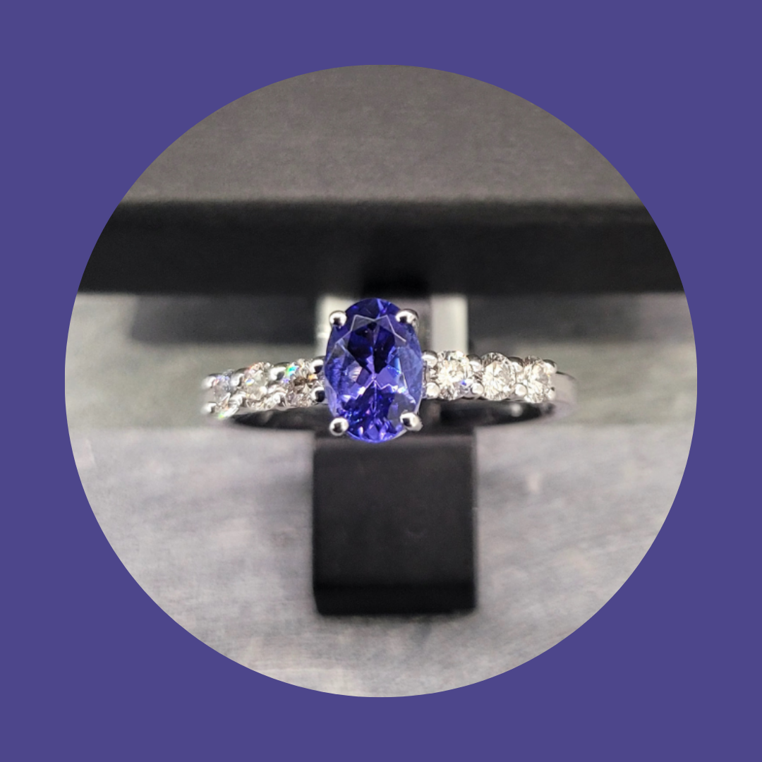 Bague en or blanc 18ct avec diamants et tanzanite 307-72