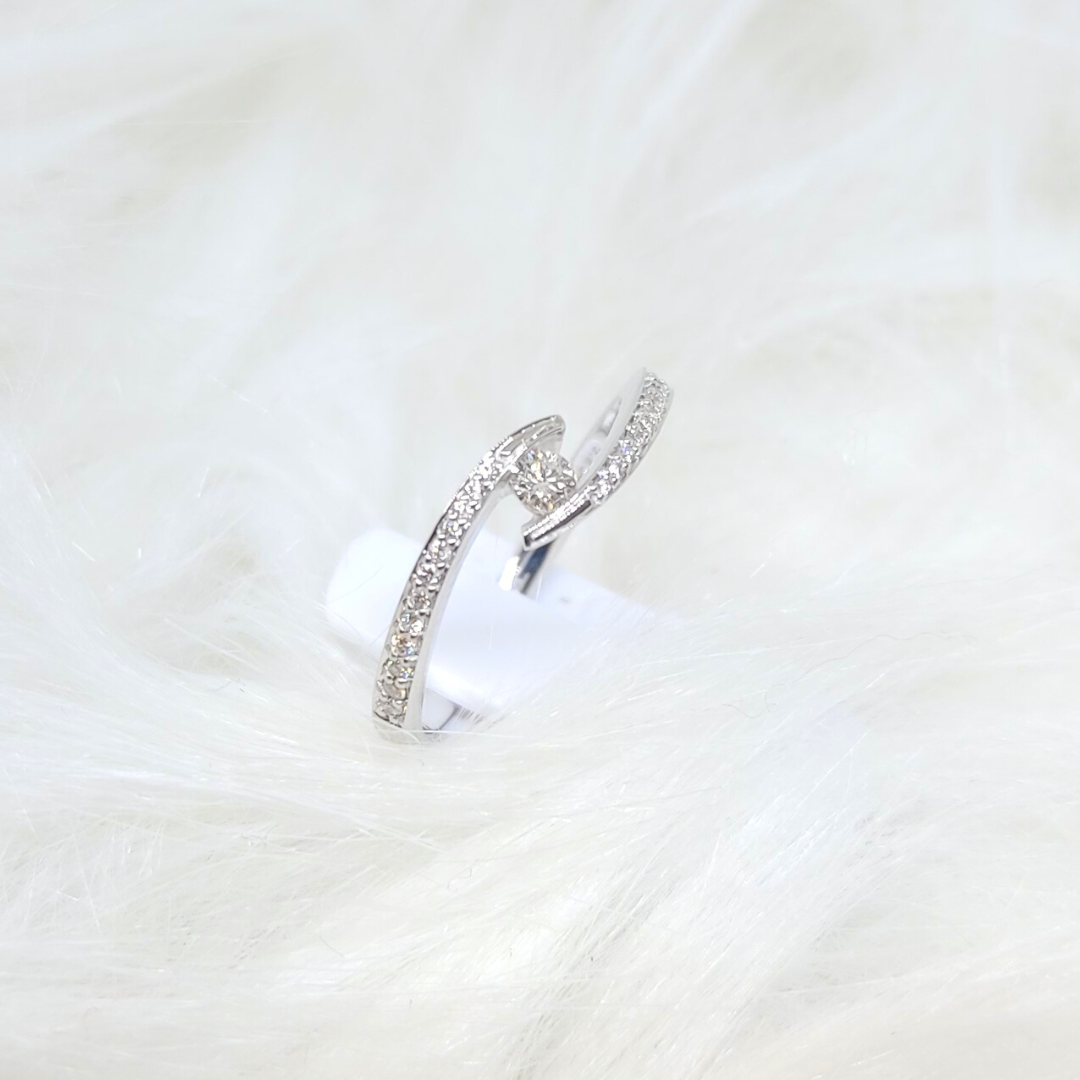 Bague en or blanc et diamants 305-157
