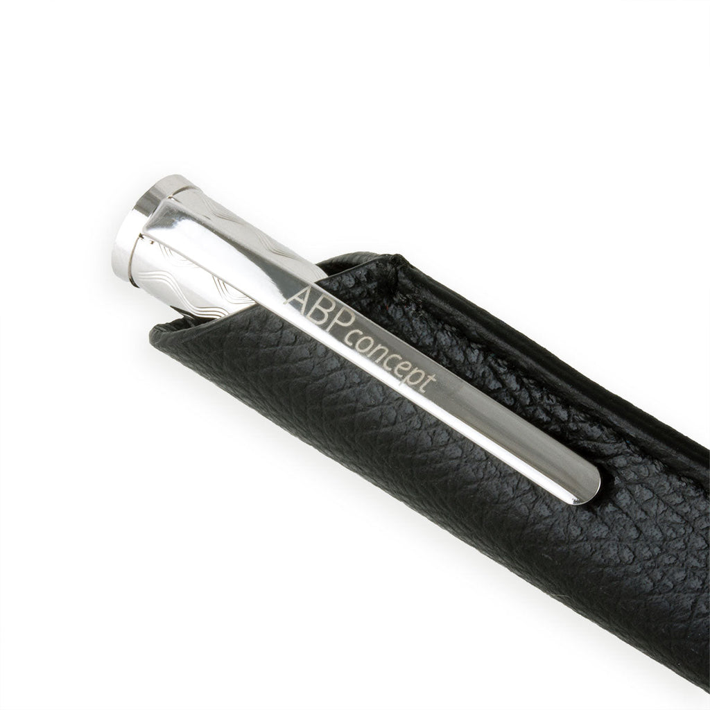 Stylo bille et son étui en cuir "Essential" – Acier rhodium / Doré / Noir - Veau grainé (noir, bleu, vert...)